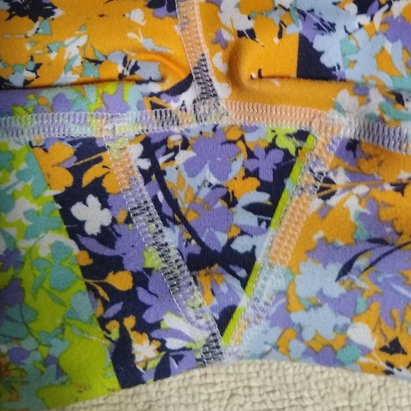 FABLETICS floral print PowerHold capri leggings, S - Picture 13 of 14
